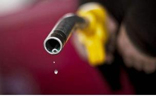 油价“跳水”冲击世界经济