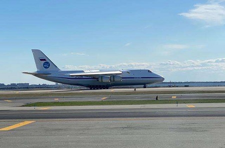 是慷慨捐助还是商业交易？俄对美援助引发两国口水战