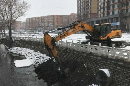 增强人民群众幸福感 打造水清 河畅 岸秀 景美的新鹤岗