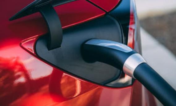 四部门发布新政 新能源汽车售价超30万不补贴