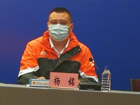 5.4特别报道：快递小哥逆行&ldquo;摆渡&rdquo;担使命