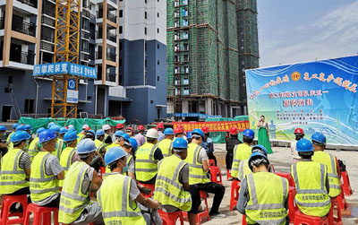 广西梧州市总工会开展庆五一走进基层慰问演出活动