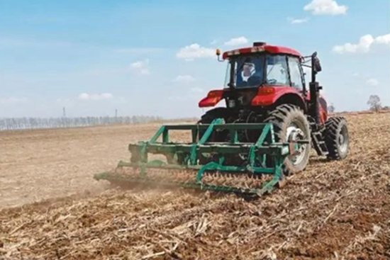 辽宁省内各地大田春播有序进行
