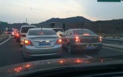 有时拥堵达两三个小时 进京检查站车多多怎么破？