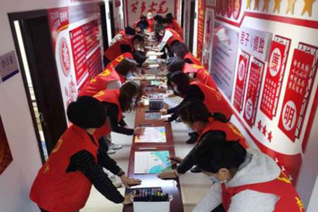 沈阳大东区统计局开展文明创建手抄报创作展览活动