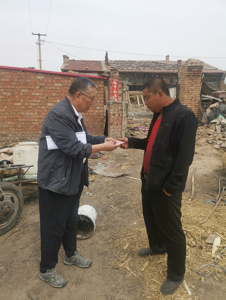 脱贫攻坚&ldquo;百日会战&rdquo;&mdash;&mdash;丰镇法院 院长武大喜&ldquo;五一&rdquo;假期期间深入脱贫攻坚一线