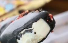 铁锅炖、臭豆腐、葱爆牛奶……奇葩雪糕站上新风口