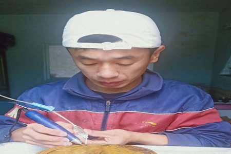 王秀岩 辽宁本溪八零后辽砚的传承人