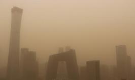 沙尘暴影响北京大部 PM10峰值浓度可达严重污染级别