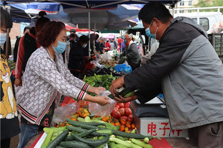 恢复“赶大集”  齐齐哈尔市梅里斯区复活“地摊经济”惠民生