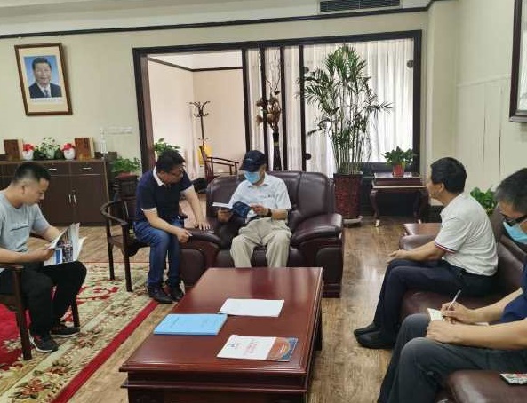 中国退役士兵就业创业服务促进会副理事长程兴国少将莅临战友控股集团考察指导工作