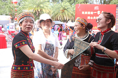 弘扬传统文化   促进产业发展——2020年海南省五指山市“能工巧匠”传统文化展示及文创产品大赛亮点频现“城市记忆”赋能创意产业