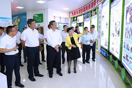 海南省委常委、海口市委书记何忠友调研海南师范大学科技园