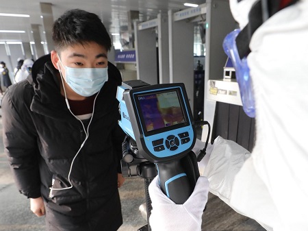 北京：三类人群严禁出京,五类涉疫重点人员 民航、铁路将限制购票