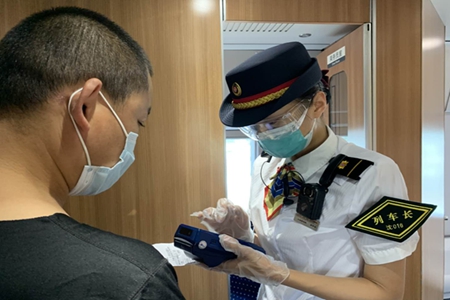 大连客运段做实服务工作 确保端午节运输平稳有序