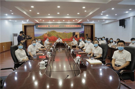 弘扬英雄精神决胜脱贫攻坚  龙江县组织收看丁铁刚先进事迹宣讲会