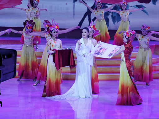 段红新专辑《国画牡丹》 融合创新演绎中国风