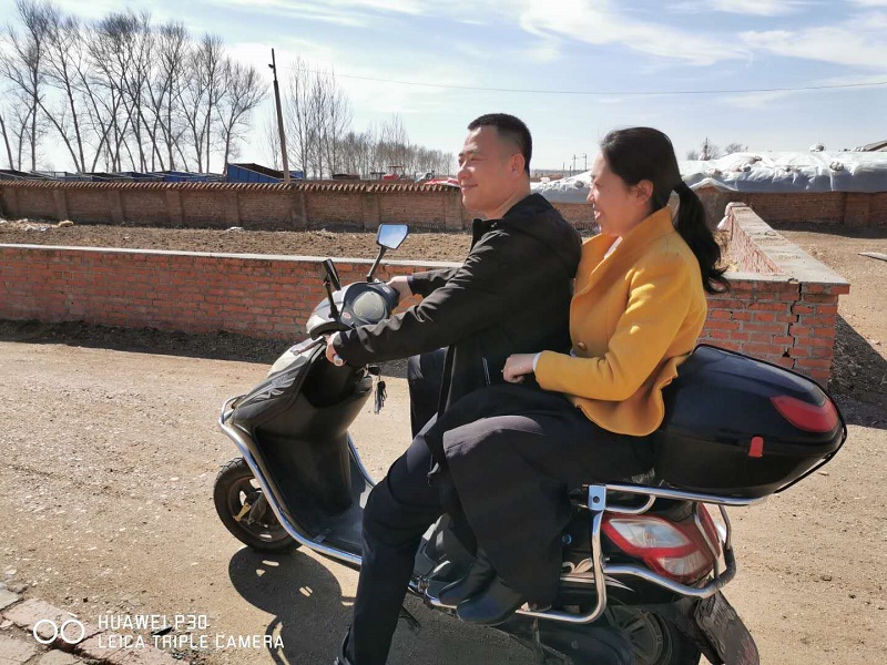 夫妻扶贫  土蛋成金