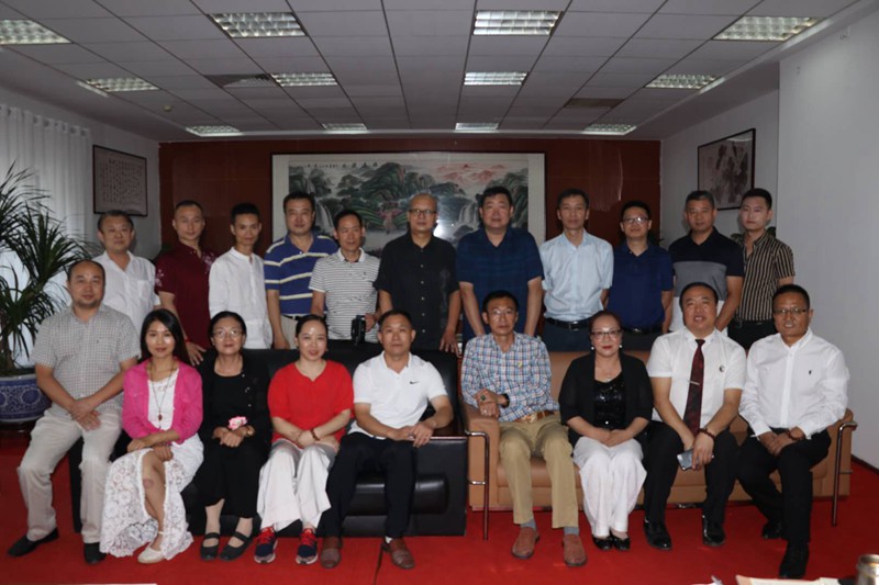 中医文化传承人邢明罡：做“亲近自然，回归传统”思想的推行者