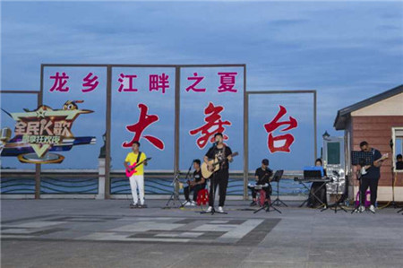 “文化夜游”助力龙乡夜经济