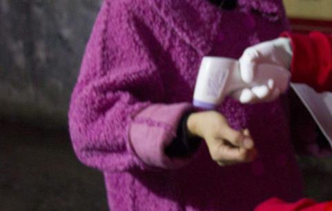 北京出入小区不再要求测体温 确诊超5例小区实行封闭管理