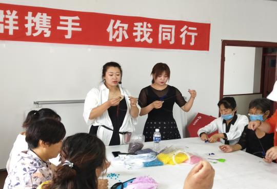 黑龙江二九〇农场拓宽致富新途径 珠绣培训搭金桥