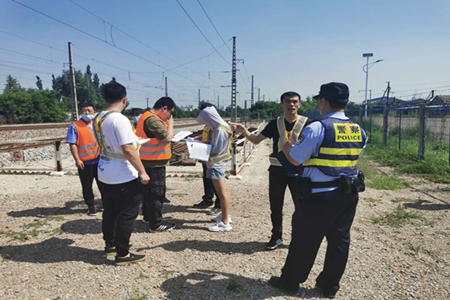 大连铁路公安联合路地净化普速线外部环境