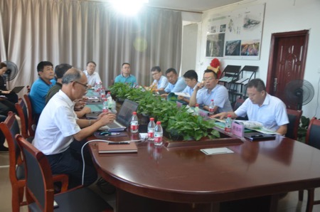 海垦集团总经理王业侨率队到荣光农场公司督导调研