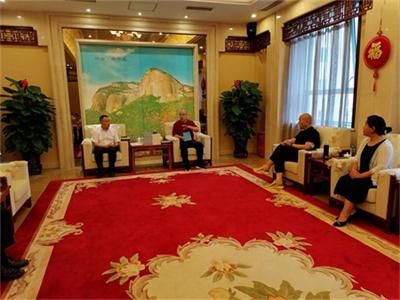 《姬氏道德经》暨《用音乐学古诗》捐赠活动在京举行