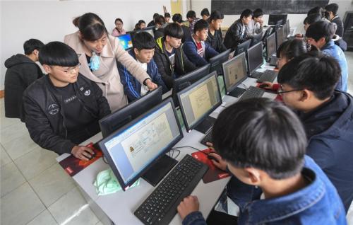 丰镇市围绕“一心多点”新格局 通过“四个一批”破解人才培养瓶颈