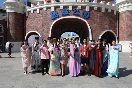 齐齐哈尔市龙沙区举办汉服秀展示活动