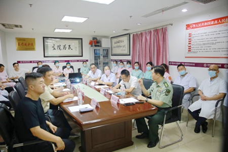 张红太教授与沈河区卫协沈阳都市医院医疗救护连民兵共话国防