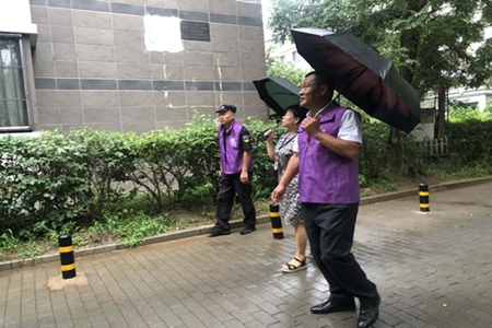 沈阳大东区两社区筑牢防汛堤坝 做好暴雨极端天气应对工作