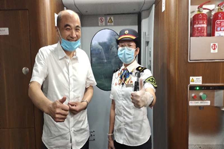 大连客运段：贴心服务温暖每一位旅客心