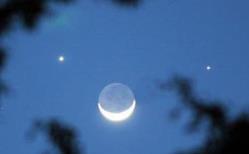 “双星伴月”精彩天象28日和29日连续两晚在天宇上演