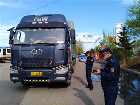 齐齐哈尔市全力推进治理车辆超限超载工作开展