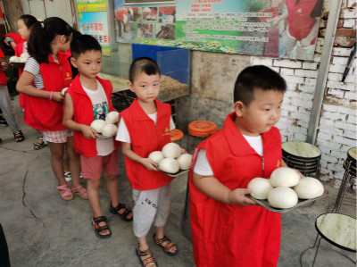 辉县市第二届爱心粥杯作文竞赛举行颁奖典礼