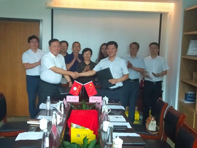 葫芦岛市副市长黄晓霞走访江苏省辽宁商会 双方再次签约助力家乡招商引资