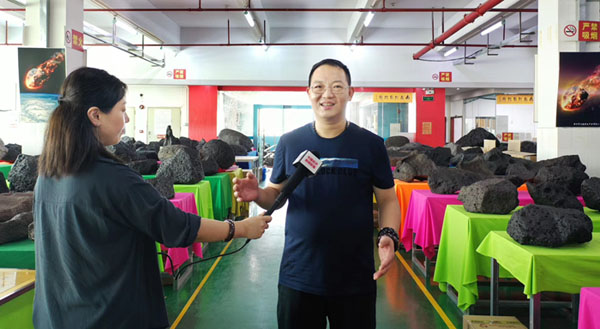 著名陨石收藏家李诗贤：价值连城的“”天外来客”将成为最有前途的收藏
