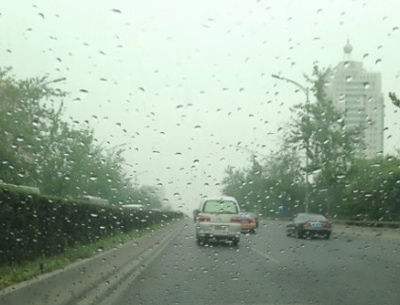 风雨交加！北京今天降雨将持续整天 阵风可达7级