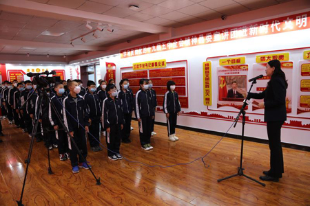 面对面屏对屏 拜泉县开通新时代文明实践理论直通车