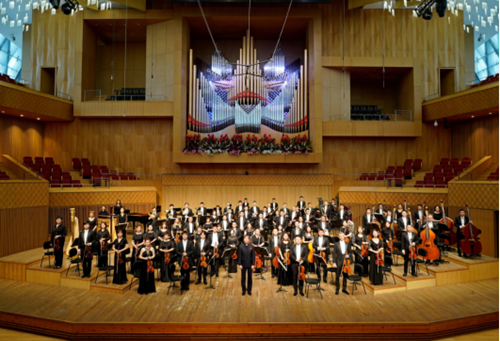 彰显亚布力硬核文化 全国首届冰雪诗歌朗诵会在哈尔滨大剧院举行