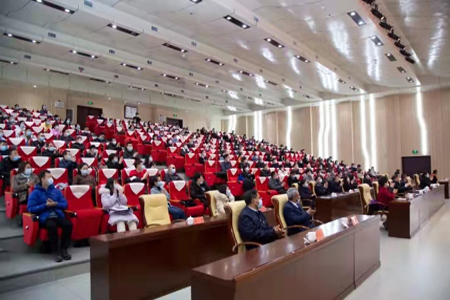 齐齐哈尔举办全国劳动模范先进工作者事迹报告会