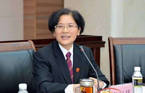 张家慧案判决：海口中院多名法官接受请托致案件错判