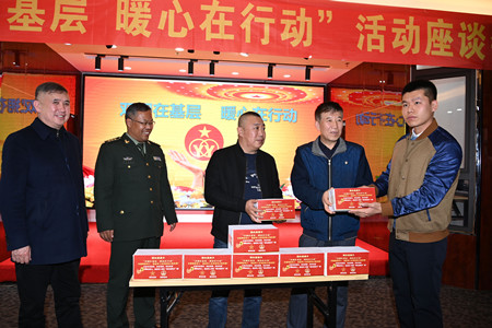 辽宁省辽阳市把4000张拥军&ldquo;暖心卡&rdquo; 送给军人军属