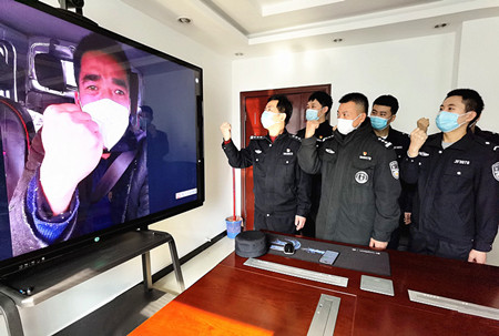 疫魔无情 人间有爱&mdash;&mdash;黑龙江省佳木斯市勤得利农场慕献华慰问抗疫一线执勤民警