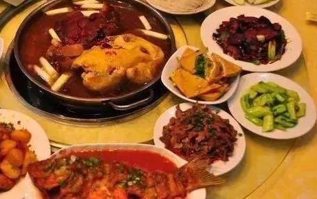 就地过年，年夜饭吃点啥？——疫情防控下年夜饭市场新气象