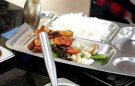 任何单位和个人有权劝阻、制止餐饮浪费