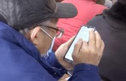 健康宝成了老人必须跨过的坎 互联网鸿沟里的老人互助