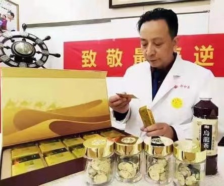 “武汉好人”侯立新兼职扶贫队长 帮深山村民年挣两百多万美元